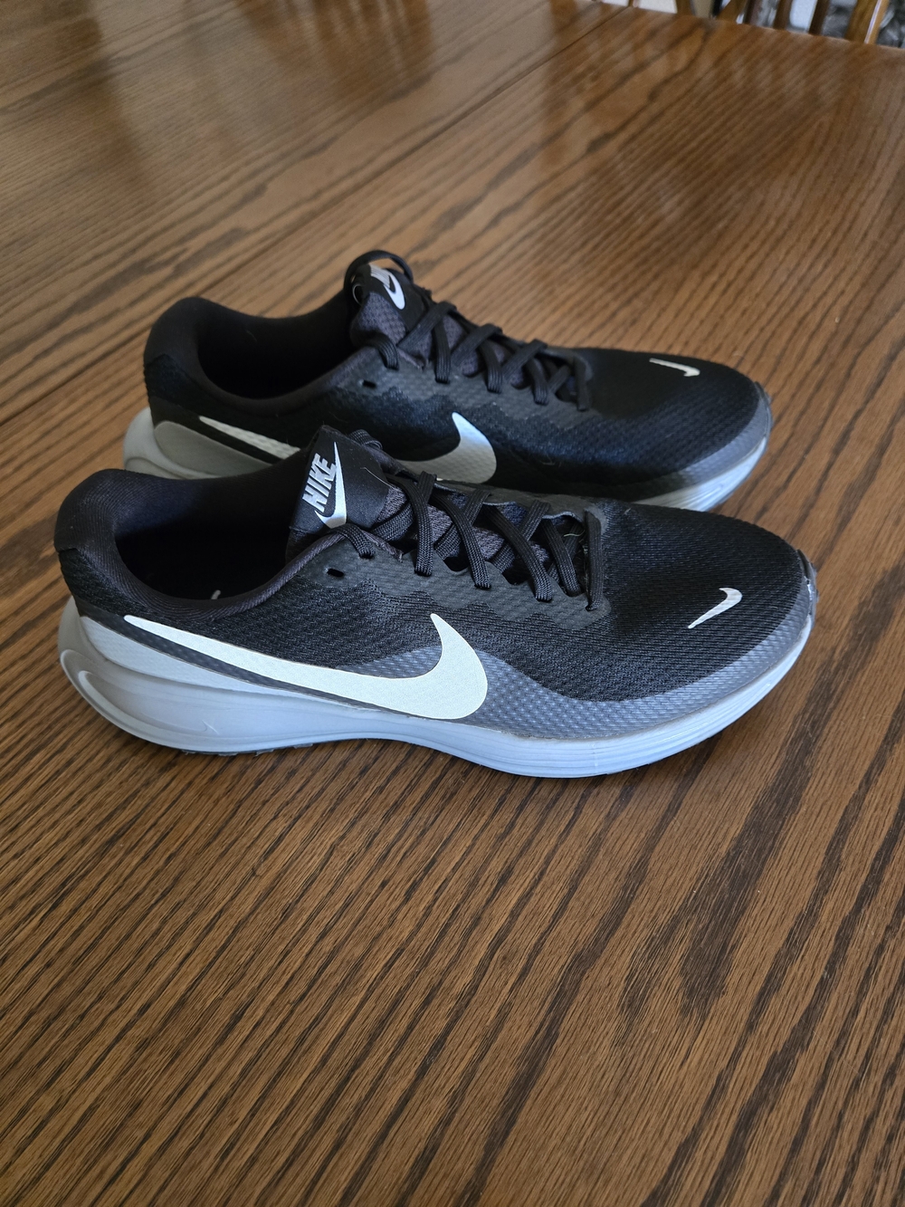 Men's Nike Revolution 8 Running Shoes HJ9198-008 Size 9-1/2